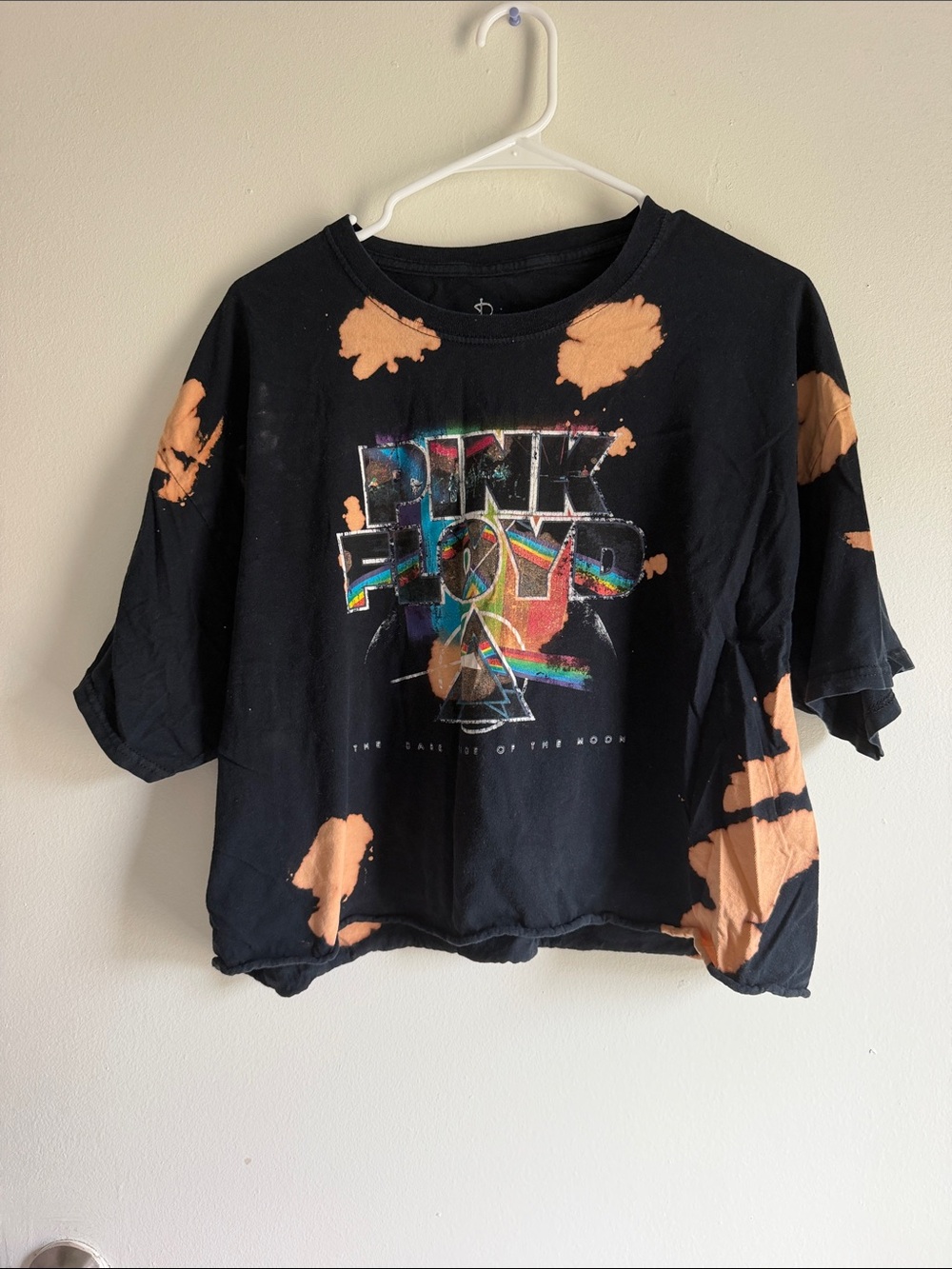 Source Unknown Black and Peach Bleach-Accent Pink Floyd Crop Top